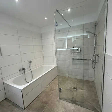 Deluxe-family Mit Terrasse, Kueche & Parkplatz *